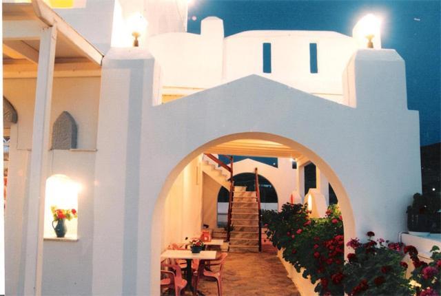 Aparthotel Barbaras Naoussa Esterno foto