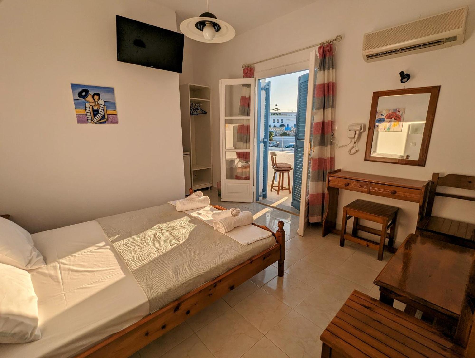 Aparthotel Barbaras Naoussa Esterno foto