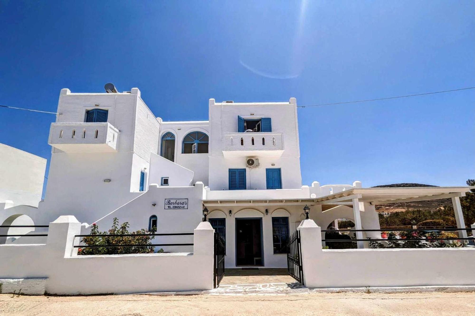Aparthotel Barbaras Naoussa Esterno foto